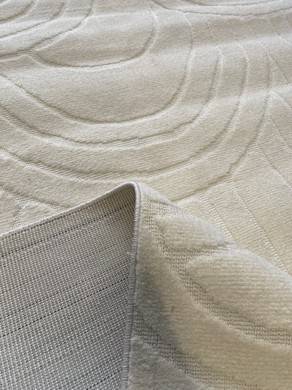 Alfombra Crema 3D en Relieve – Tapis Crème à Motif 3D Sculpté – Cream 3D Carved Rug