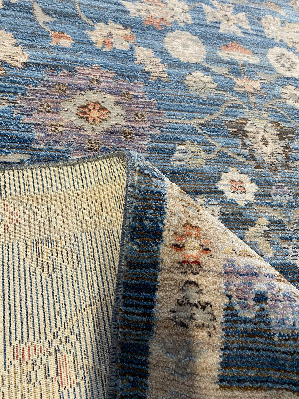 Alfombra Clásica Azul — Floral estilo Vintage con Flecos | Classic Blue Rug — Vintage Floral with Fringes