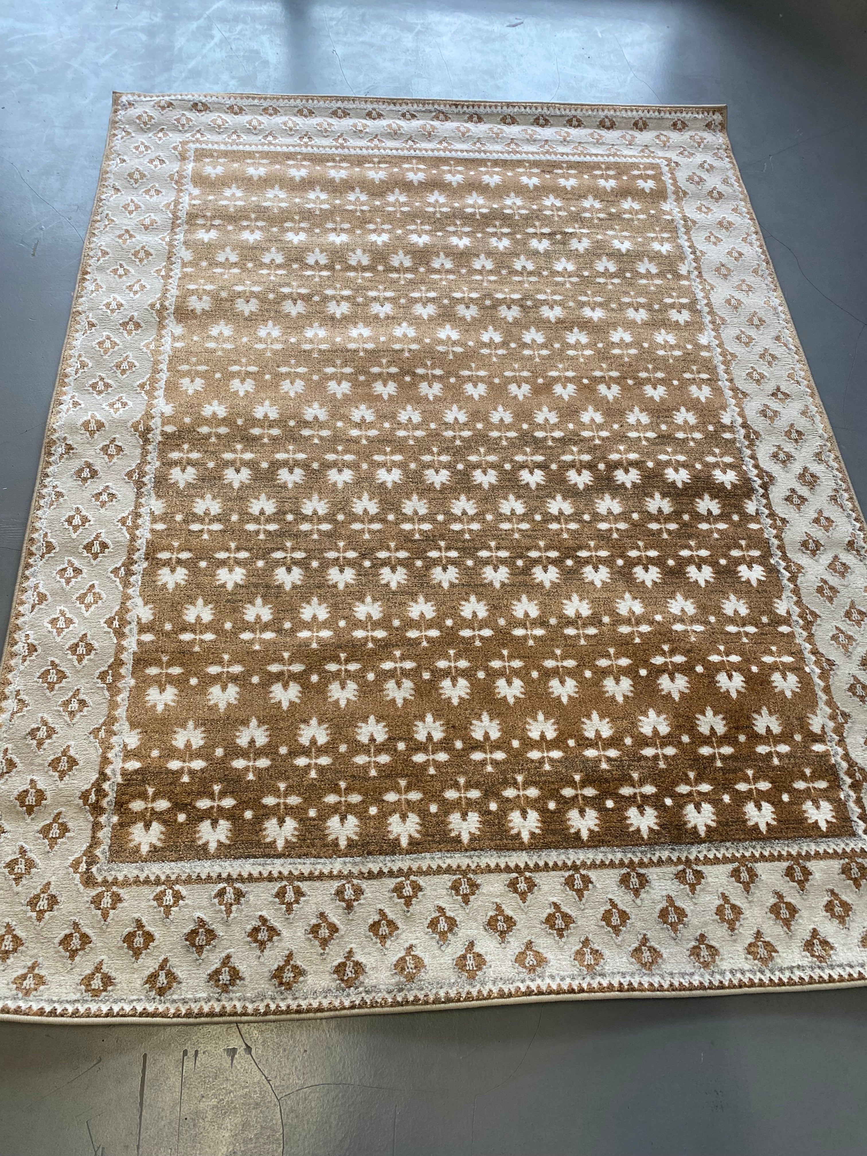 Alfombra Clásica Beige/Marrón con Cenefa – Tapis Classique Beige/Brun à Bordure