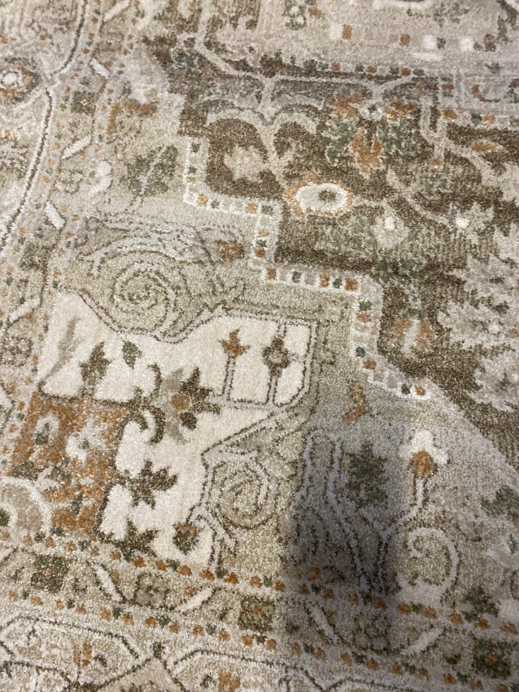 Alfombra Clásica Beige/Gris con Medallón – Estilo Vintage/Desgastado | Tapis Oriental Beige/Gris à Médaillon – Effet Vieilli | Vintage Medallion Rug Beige/Grey – Distressed Look