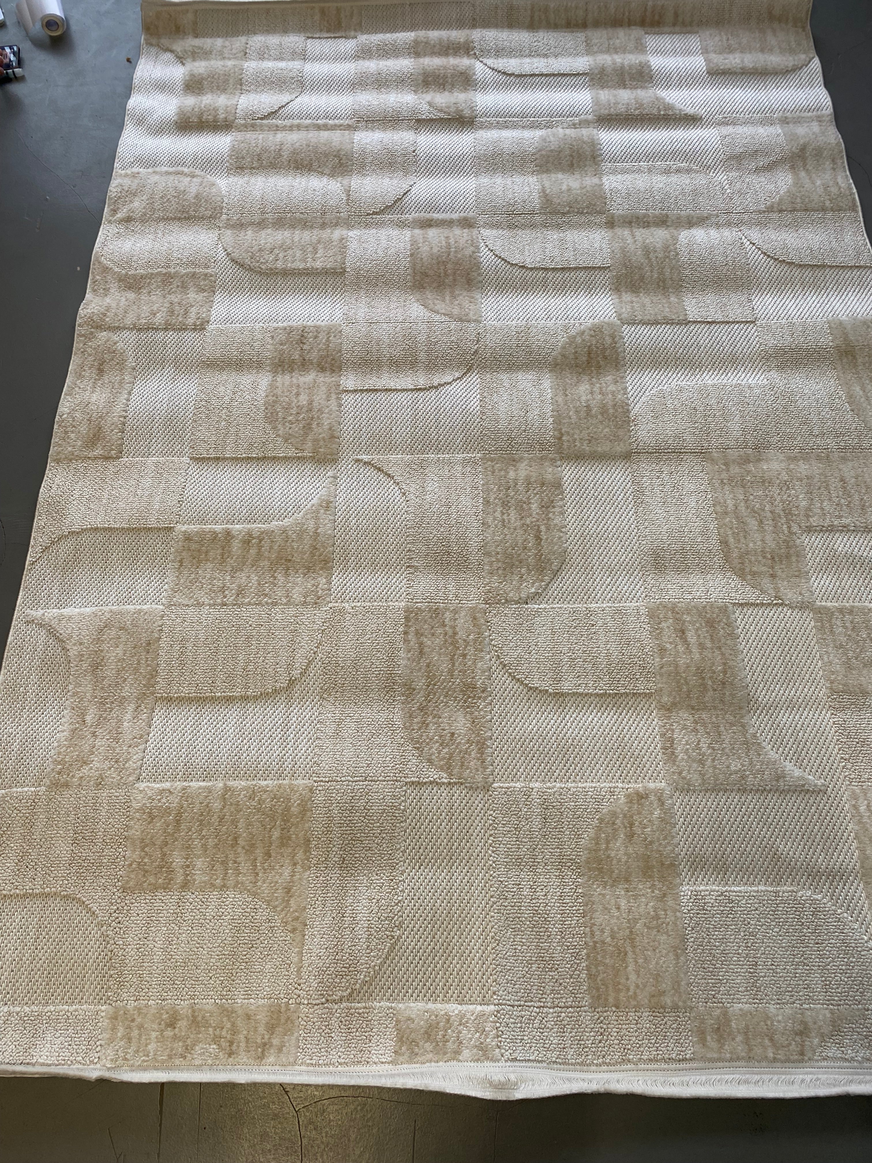 Alfombra Geométrica Beige en Relieve 3D – Tapis Géométrique Beige en Relief 3D