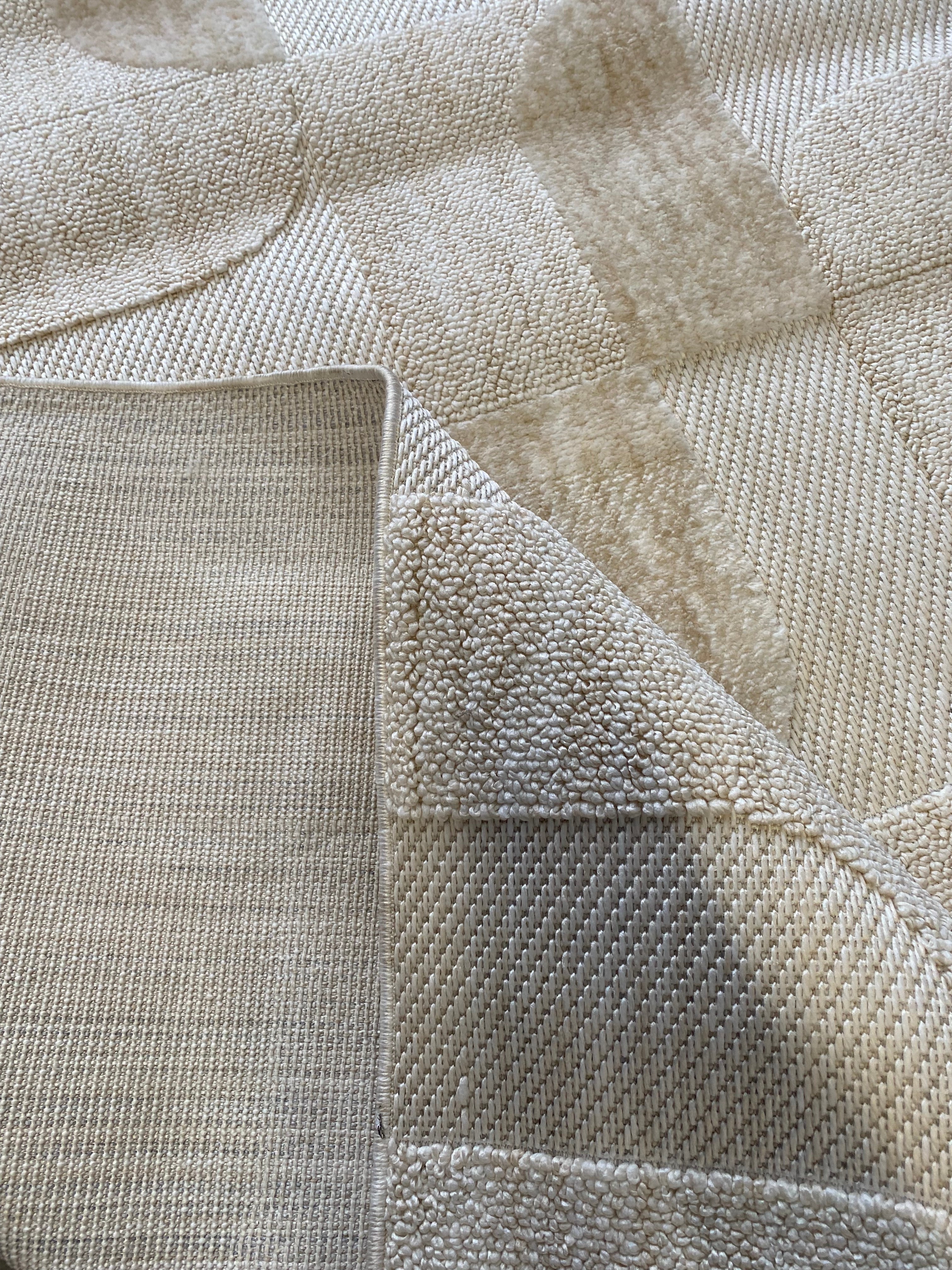 Alfombra Geométrica Beige en Relieve 3D – Tapis Géométrique Beige en Relief 3D