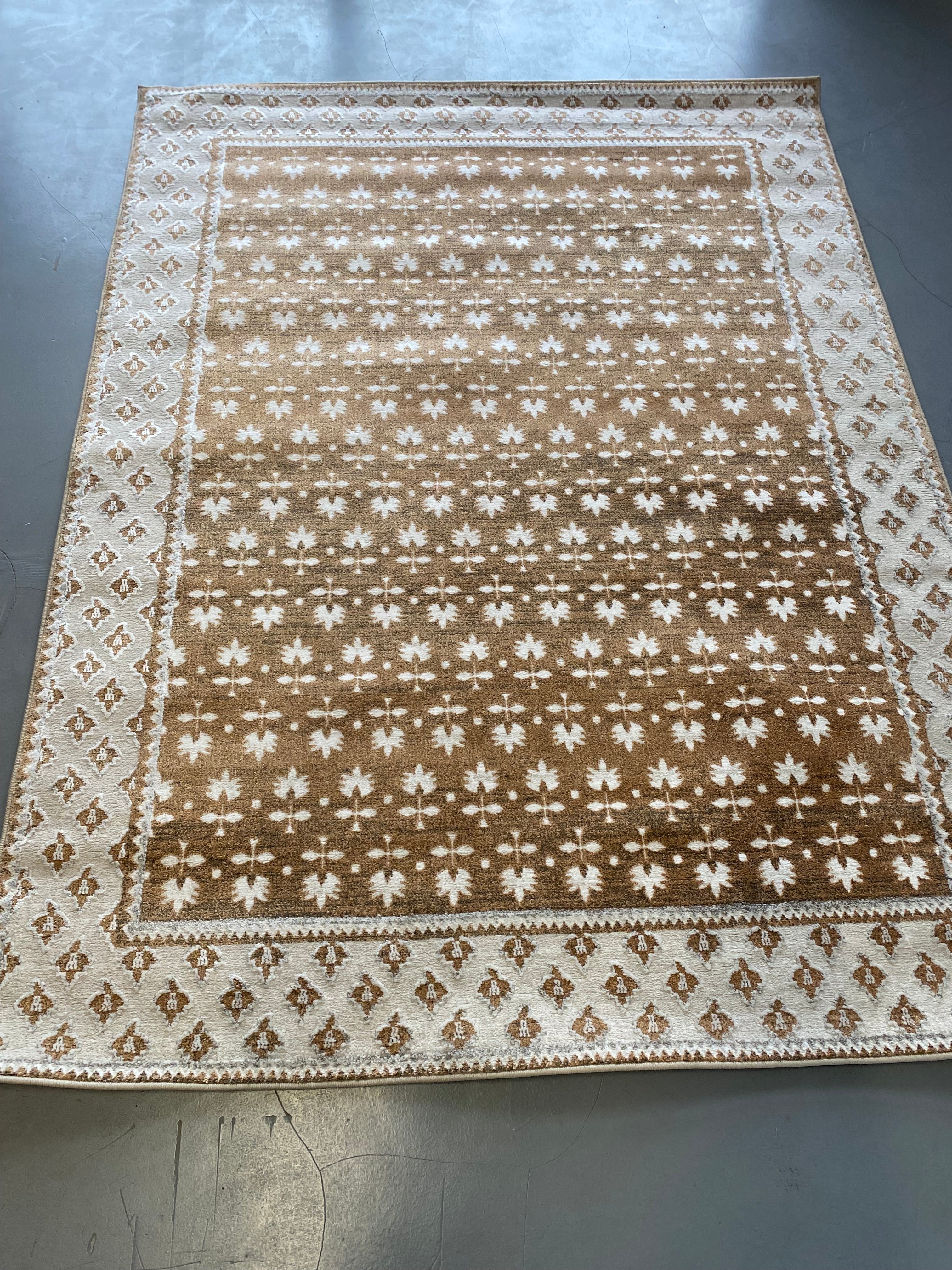 Alfombra Clásica Beige/Marrón con Cenefa – Tapis Classique Beige/Brun à Bordure