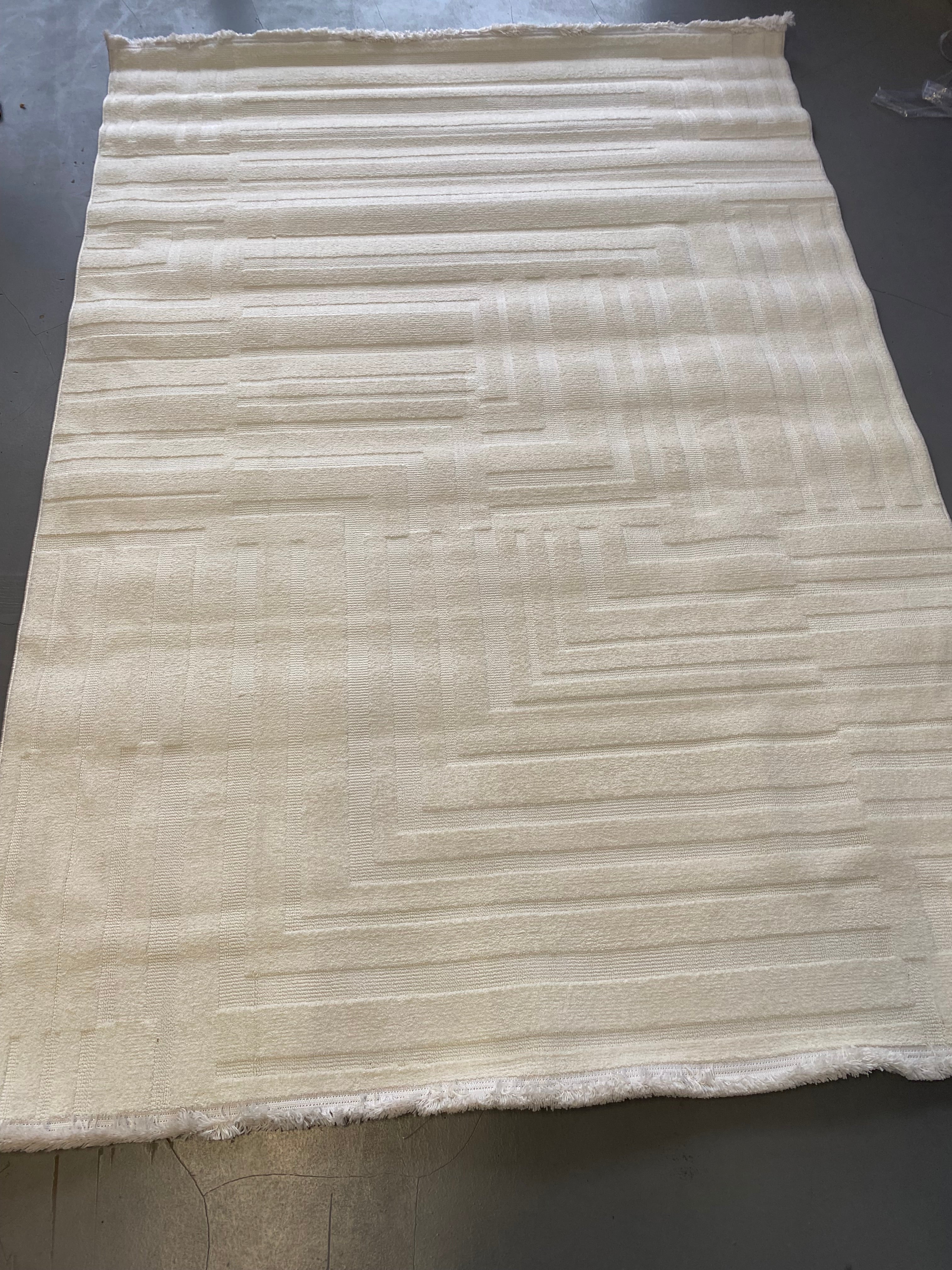 Alfombra Crema 3D en Relieve – Tapis Crème à Motif 3D Sculpté – Cream 3D Carved Rug